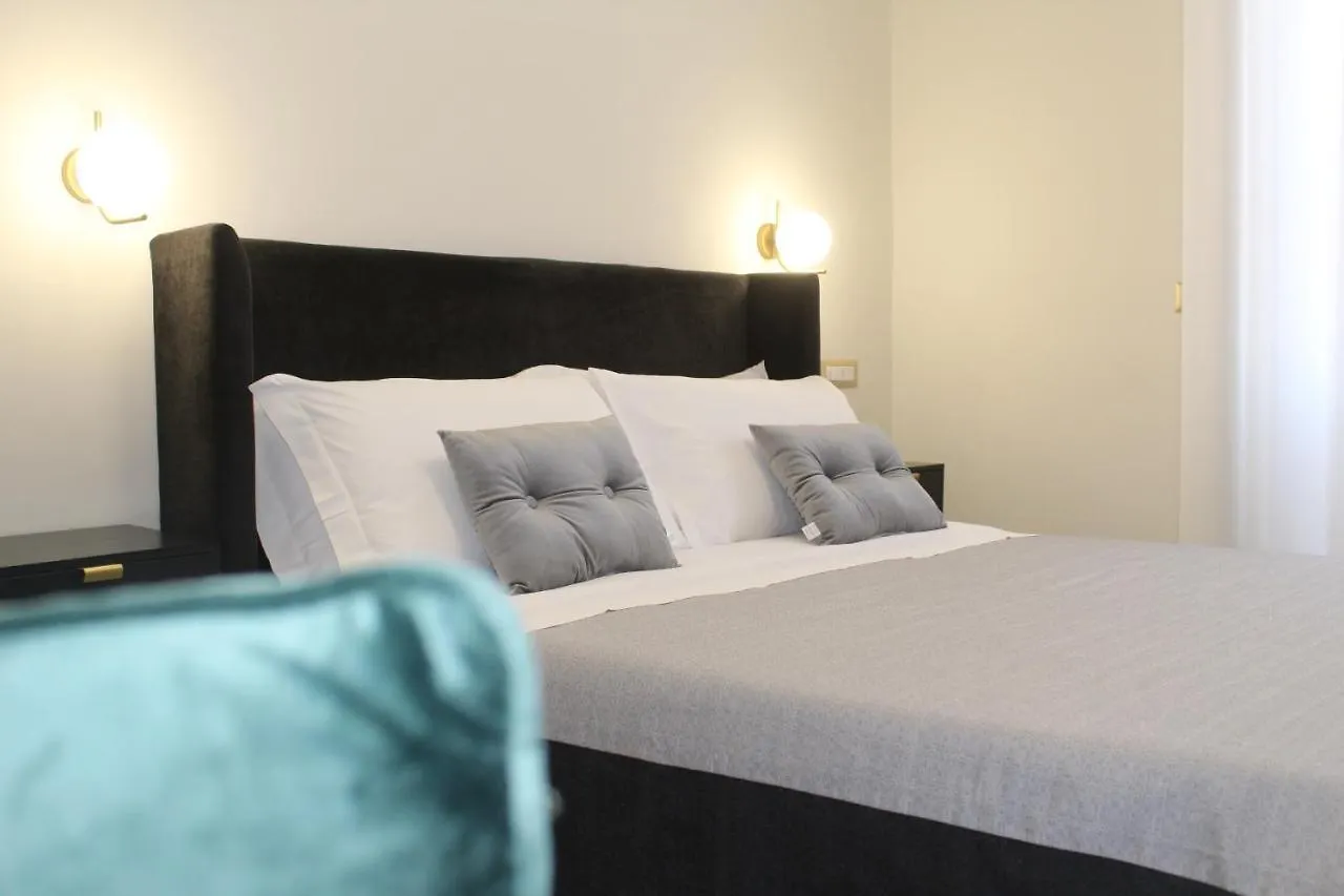 Sant'Agostino - Luxury Rooms Messina Italia